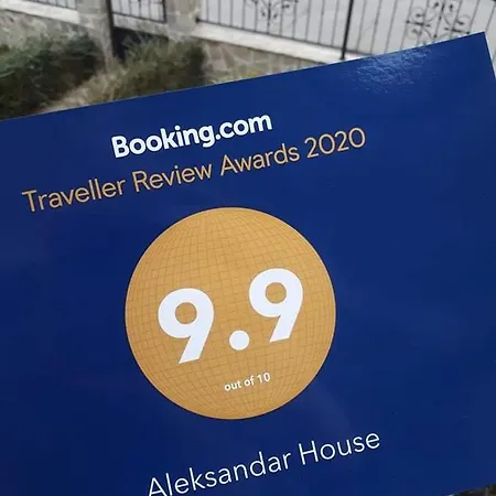 Aleksandar House بيت للعطل