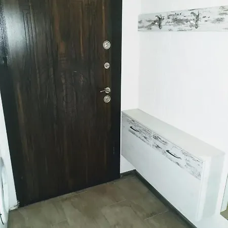 Aleksandar House بيت للعطل