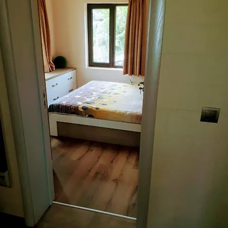 Aleksandar House بيت للعطل *