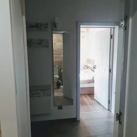 بيت للعطل Aleksandar House Marinka
