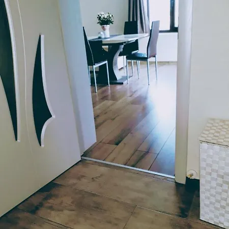 Aleksandar House Marinka