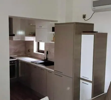 Aleksandar House * Marinka