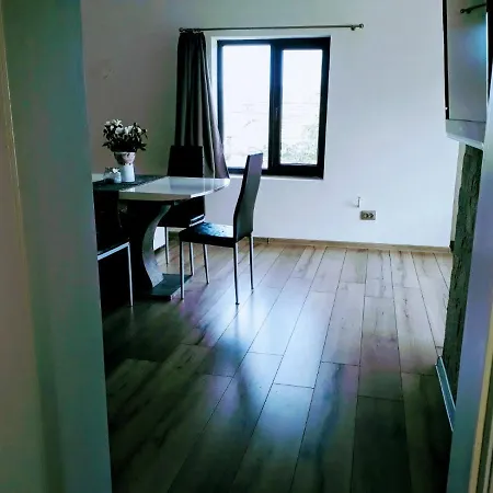 Aleksandar House * Marinka